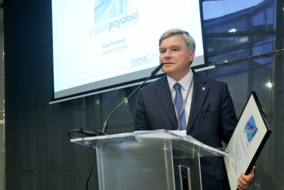 Piotr Przytocki Liderem Miast Przyszłości 2016 Samorządy, BIZNES - Piotr Przytocki, Prezydent Krosna, został wyróżniony w Rankingu Liderów Miast Przyszłości 2016 za inicjatywy służące mieszkańcom oraz wyjątkowe poparcie społeczne.