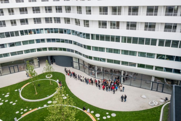 DoubleTree by Hilton Wrocław rekrutuje Praca, BIZNES - Kilkaset osób wzięło udział w Dniu Rekrutacji DoubleTree by Hilton Wrocław. Hotel należący do najbardziej rozpoznawalnej sieci hotelowej na świecie planuje zatrudnić w stolicy Dolnego Śląska około 100 osób.