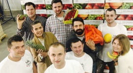 Dostawa owoców do pracy – na co zwrócić uwagę przy wyborze dostawy? Praca, BIZNES - Zagraniczny koncept dostawy świeżych owoców do pracy zagościł w Polsce na dobre.Nie tylko korporacje, ale i średnie firmy coraz chętniej decydują się na ten rodzaj benefitu pozapłacowego.