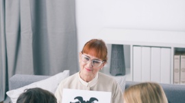 Testy psychologiczne w rekrutacji. Wymóg czy moda? Praca, BIZNES - Testy psychologiczne są obowiązkowym elementem rekrutacji w policji, wojsku czy na lotniskach. Ostatnio stały się też modne podczas rekrutacji na stanowiska menadżerskie i wymagające pracy w zespole.