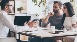 5 najważniejszych umiejętności dobrego doradcy finansowego Praca, BIZNES - Predyspozycje i kompetencje, jakich wymagają pracodawcy od idealnego doradcy finansowego wynikają przede wszystkim z charakteru jego pracy. Które z nich pojawiają się najczęściej w ogłoszeniach o pracę i tym samym liczą się na rynku najbardziej?