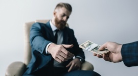 Polaków do zmiany pracy motywują pieniądze (WYNIKI BADAŃ) Praca, BIZNES - Polacy wciąż nie są zadowoleni z wysokości zarobków i szukają sposobów na poprawienie sytuacji materialnej.