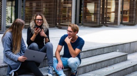 Studenci chętnie wybierają call center – branża ma dla nich ciekawe oferty