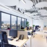 Industrialne wnętrza – jak pogodzić design z komfortem pracowników?