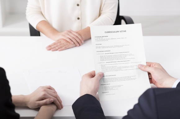 Jak stworzyć profesjonalne CV? Porady rekrutera.