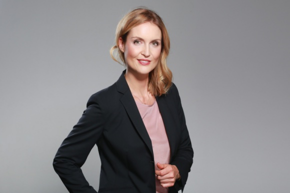 POZNAJ TRZY NAJSKUTECZNIEJSZE SPOSOBY MOTYWOWANIA PRACOWNIKÓW Praca, BIZNES - Dla każdego menedżera jest jasne, że wydajność pracownika ma ścisły związek z jego mobilizacją do działania. Dlatego coraz częściej firmy z najróżniejszych branż sięgają po rozwiązania mające na celu poprawę samopoczucia pracowników na różnych polach.