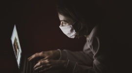 Sąd Arbitrażowy przy KIG usprawnia postępowania online BIZNES, Prawo - Sąd Arbitrażowy przy Krajowej Izbie Gospodarczej chce jeszcze bardziej usprawnić toczące się przed tym sądem polubownym postępowania online. W tym celu nawiązuje współpracę z regionalnymi oraz branżowymi Izbami KIG.