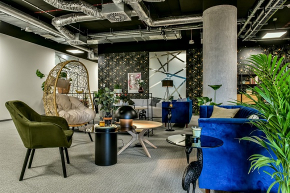 New Work z nową aplikacją dla klientów Praca, BIZNES - W odpowiedzi na sytuację związaną z Covid-19 i zapotrzebowanie rynku, New Work – operator biur elastycznych – wprowadził dedykowaną aplikację dla klientów. Umożliwia ona m. in. rezerwację sal konferencyjnych i dodatkowych usług, a także pełni rolę platformy komunikacyjnej.
