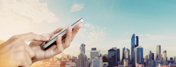 Ponad połowa mieszkańców miast chce lepszej komunikacji z władzami Samorządy, BIZNES - Jak wynika z badania Economist Intelligence Unit (EIU), ponad 50 proc. mieszkańców chciałoby mieć większy dostęp do cyfrowych platform, za pomocą których mogliby się komunikować z samorządem.