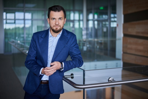 Jak Ukraińcy oceniają pracę w Polsce w 2020 roku – wyniki szóstej edycji raportu Praca, BIZNES - Rok 2020 był nietypowy i trudny dla wszystkich, zarówno dla przedsiębiorstw, jak i pracowników. Mimo niesprzyjających warunków aż 78% pracowników z Ukrainy deklaruje satysfakcję z pracy w Polsce, to o 6% więcej niż 2019 roku. Dla 71% Ukraińców (...)