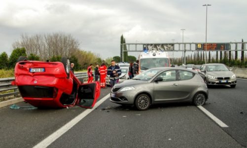 Mniej rannych na drogach, ale trudniej im się leczyć?